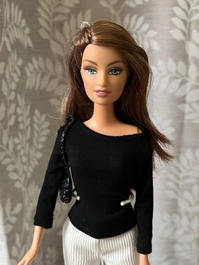 Barbie HTF 2006 Fashion Fever Benetton Ibiza Barbie Doll, Wave S, Mattel